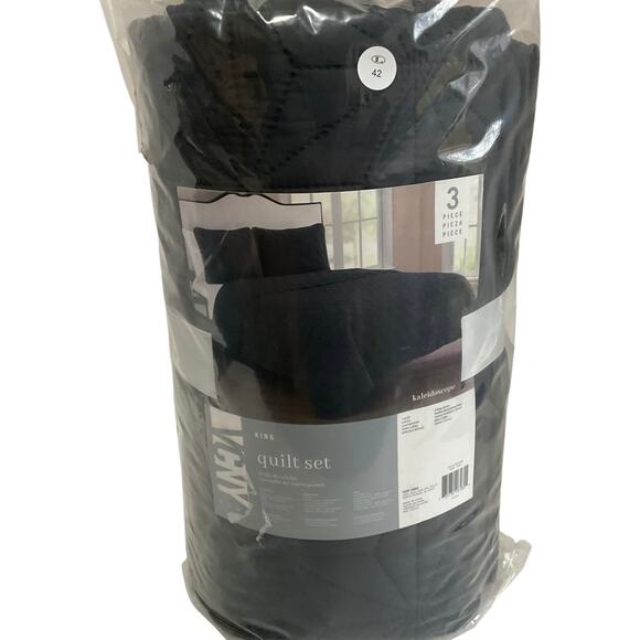 Victoria Classics NY Kaleidoscope Embossed Geometric 3 Pc Quilt Set Gray King - Picture 5 of 6